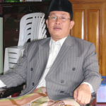  KH. Dian Nafi, Pengasuh Pondok Pesantren al-Muayyad Windan Makamhaji Sukoharjo, Jawa Tengah